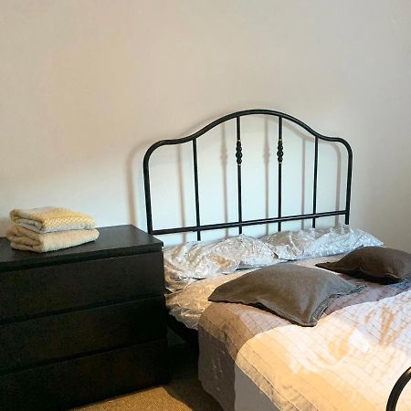 Beautiful Home, 3 Bedroom House Near Alton Towers, Wedgwood Museum, Universities Newcastle-under-Lyme Eksteriør billede