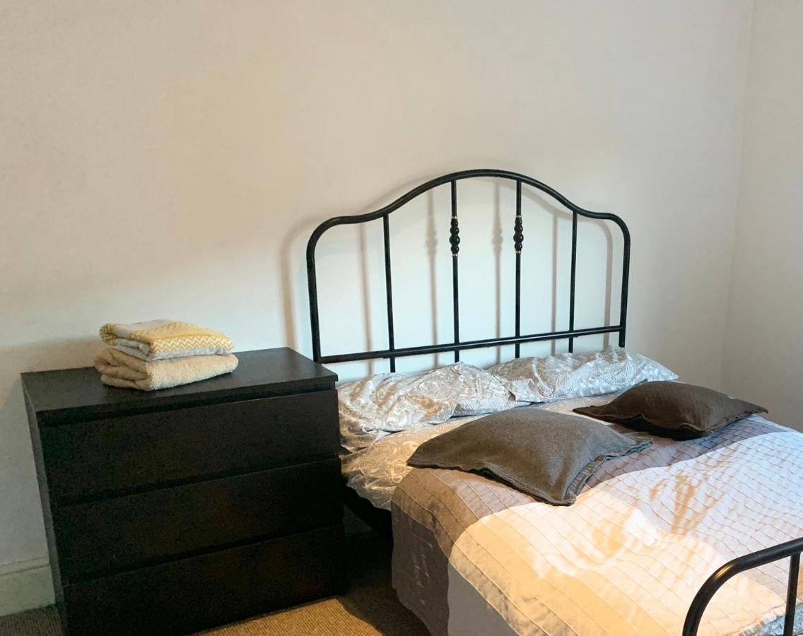 Beautiful Home, 3 Bedroom House Near Alton Towers, Wedgwood Museum, Universities Newcastle-under-Lyme Eksteriør billede