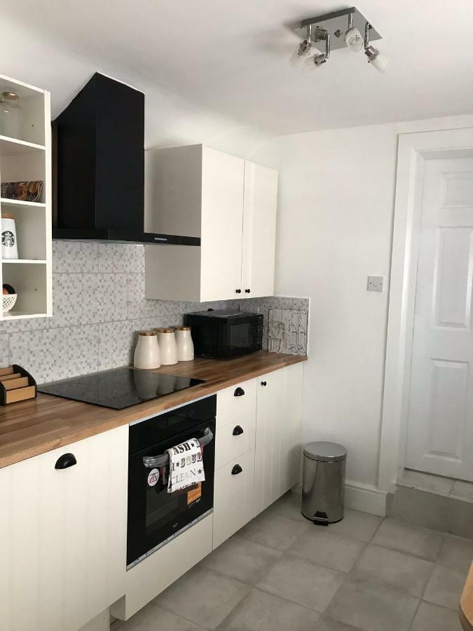 Beautiful Home, 3 Bedroom House Near Alton Towers, Wedgwood Museum, Universities Newcastle-under-Lyme Eksteriør billede