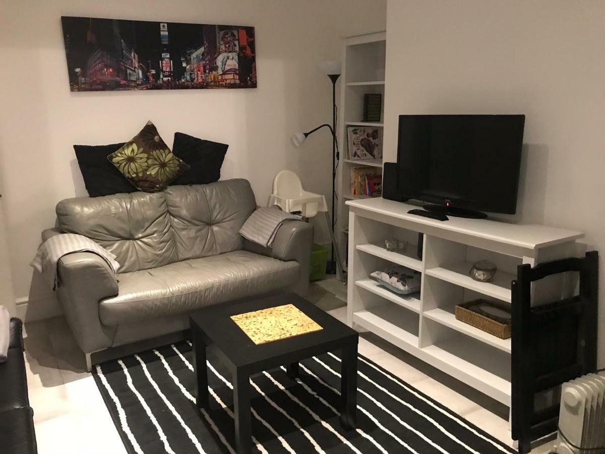 Beautiful Home, 3 Bedroom House Near Alton Towers, Wedgwood Museum, Universities Newcastle-under-Lyme Eksteriør billede