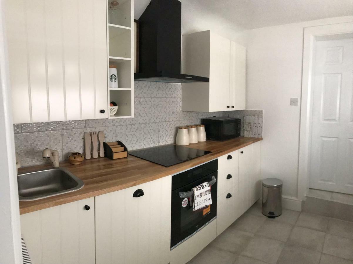 Beautiful Home, 3 Bedroom House Near Alton Towers, Wedgwood Museum, Universities Newcastle-under-Lyme Eksteriør billede